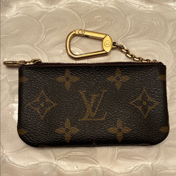 Louis Vuitton Monogram Key Holder/Card Holder - Picture 9 of 10